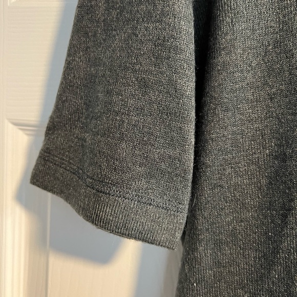 Tommy Hilfiger gray shirt sleeved sweater. Size Large. - Picture 5 of 6